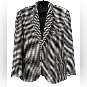 XL Houndstooth Sports Jacket. Definitely a head turner fellas! Gently used!